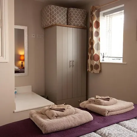 호텔 3 Strickland Court 4*